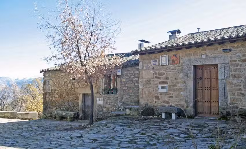 vivegredos / Casa T&iacute;a Clotilde