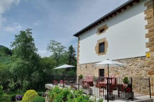Vivienda Rural &ndash; Apartamentos La Cueva &ndash; Cantabria