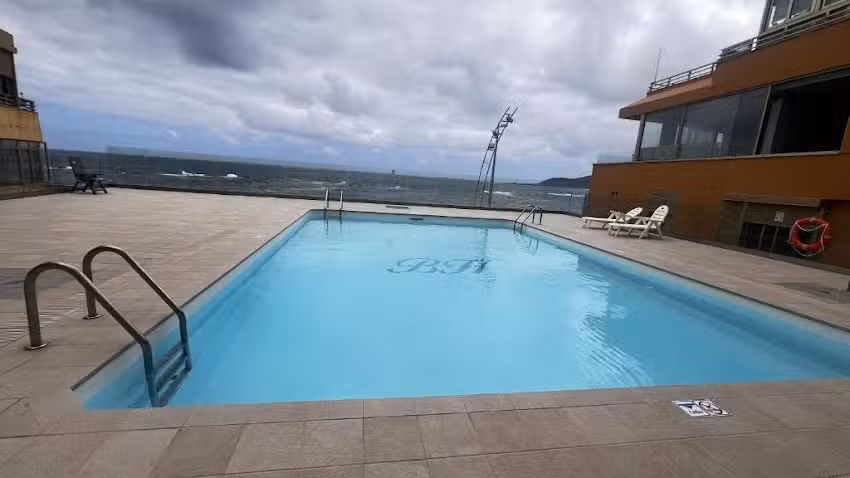 Vivienda vacacional en primera linea de playa y vistas al Mar y Piscina