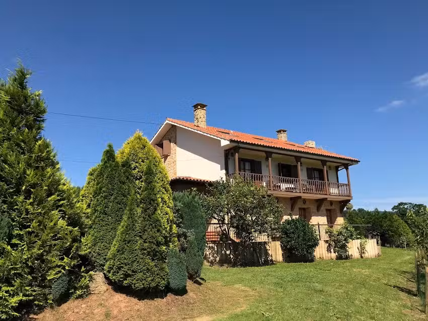 VIVIENDA VACACIONAL &laquo;LA BUSTARIEGA&raquo;