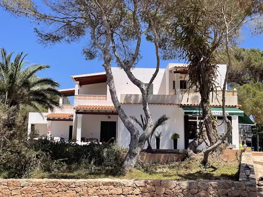 VIVIENDAS TUR&Iacute;STICAS CAN MART&Iacute;