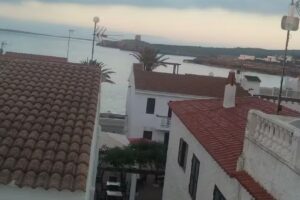 White&rsquo;s villas