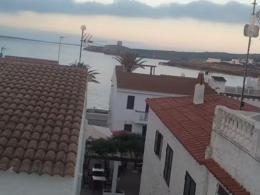 White&rsquo;s villas