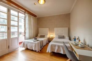 Zahara Ferrol | Restaurante | Hostal